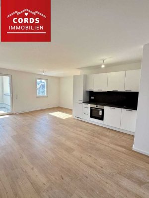 Sanierte Wohnung mit Fahrstuhl und Carport