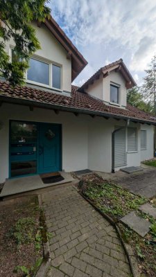 Provisionsfreie!! Charmante 3,5-Zi EG Wohnung mit drei Terrassen/ Garten und 106 m2 Wohnkomfort