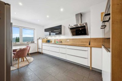 Exklusives Mehrgenerationenhaus mit Einliegerwohnung in Premiumlage von Wattenheim