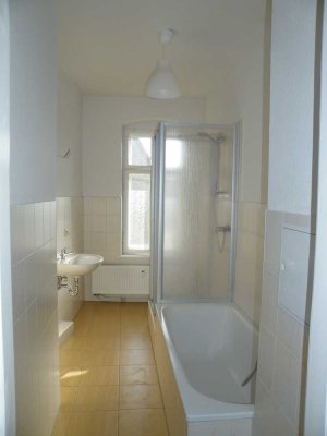 Großzügige 1-Raumwohnung mit Balkon und Tageslichtbad!