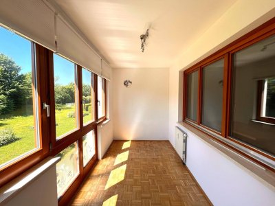 Gepflegte 3-Zimmer-Wohnung mit Wintergarten &amp; Tiefgaragenabstellplatz