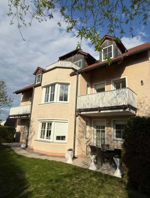 Schöne helle 4-Zimmer-Wohnung mit 2 Balkonen in Regensburg