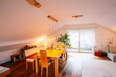 Neuwertiger Ausbau & hochwertige Ausstattung – Exklusive 3,5-Zi.-Wohnung mit Kochinsel