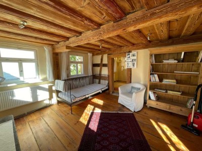 Saniertes, bezauberndes Denkmal in idyllischer Lage