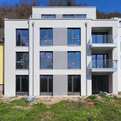 Haus im Haus - große 5 Zi. Maisonette-Wohnung und eigenem Garten in Bonn-Oberkassel