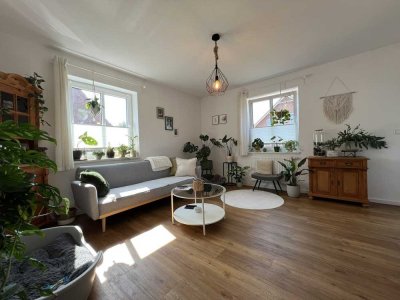 5628 - Grünes Wohnglück in Rostrup – Helle 2-Zimmer-Erdgeschosswohnung mit Garten &amp; Flair