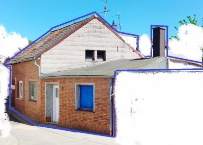 Handwerker Haus mit vielen Möglichkeiten an Höchstbietenden zu verkaufen!