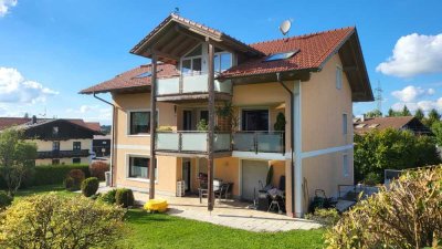 3-Zi.-DG-Wohnung in Traunstein/Wolkersdorf, 2 Balkone, ruhige und sonnige Lage, Garage
