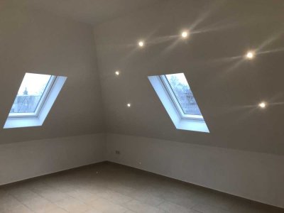 Helle, gemütliche Dachgeschosswohnung mit Wohnküche
