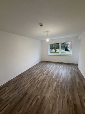 Sanierte 2,5 Zimmer Erdgeschoss Wohnung, im Herzen von Suchsdorf.