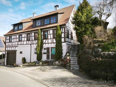 Bezauberndes Fachwerkhaus mit viel Platz und ruhigem Garten !