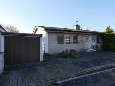 Freistehender Bungalow mit 2 Garagen in ruhiger Wohnlage von Moers-Scherpenberg