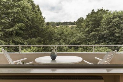 ZEITLOSE 70’S 4-ZIMMER WOHNUNG IN GRÜNER IDYLLISCHER LAGE DIREKT AM WOOGTAL