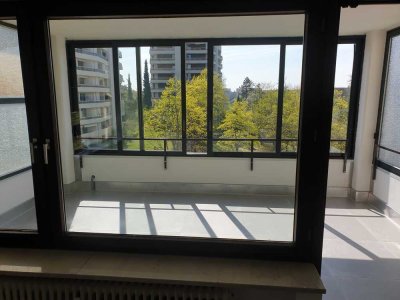 Attraktive 4-Zimmer-Wohnung im 3. OG mit Balkon in Augsburg-Göggingen