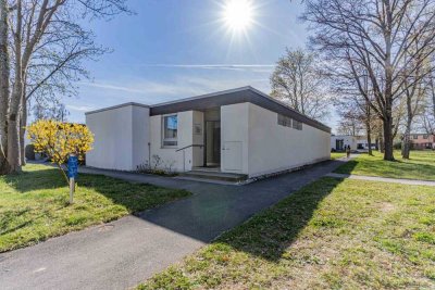 Ihr neues Zuhause: Gemütlicher Bungalow mit traumhaft geschütztem Garten in Amberg