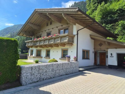 Einfamilienhaus in ruhiger Lage / voll möbliert