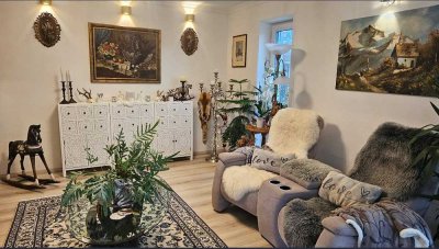 Exklusive EG-Wohnung mit 60 m² Terrasse, Poolzugang und toskanischem Flair