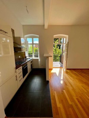 Ab sofort I Befristete 2-Zimmer-Wohnung I Vollmöbliert + EBK I in DD,  verfügbar bis November