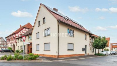 Zwei Wohngebäude, fünf Einheiten, große Scheune – Investition mit Perspektive
