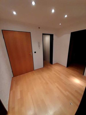 Provisionsfrei* Zentrumsnahe helle 2-Zimmer-Wohnung mit Balkon
