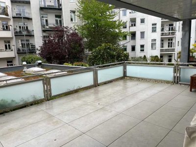 Exklusive, neuwertige 3-Raum-Wohnung mit gehobener Innenausstattung mit Balkon und EBK in Düsseldorf