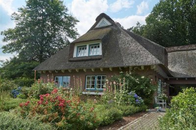 Traumhaus unter Reet! Repräsentatives Wohnhaus in Top Lage der Wingst zu vermieten.