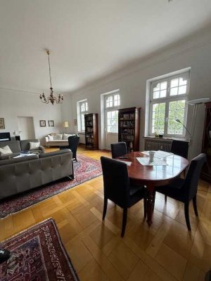 BIK: STILVOLLE WOHNUNG IN WUNDERSCHÖNER ALTBAUVILLA! MIT BALKON UND BLICK INS GRÜNE! BARMER ANLAGEN!