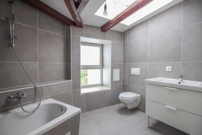 Das Besondere!  renoviert mit EBK und viel Platz