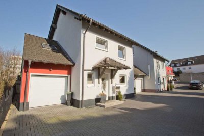 Top modernisiertes Zweifamilienhaus mit Fußbodenheizung