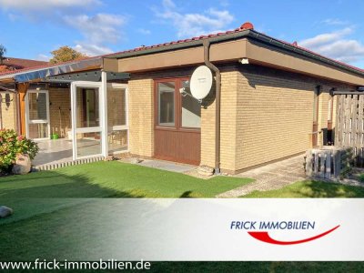 Bungalow mit Garage und Carport