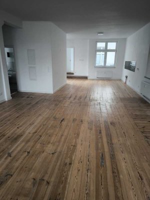 Charmanter Altbau-Traum: Großzügige 4,5-Raum-Wohnung im Herzen von Cottbus