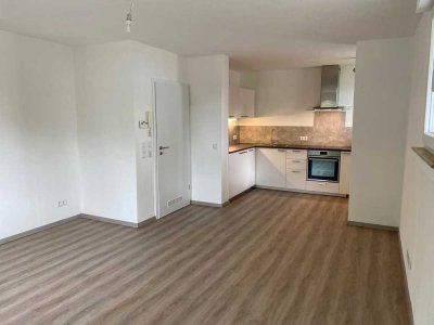 schöne, in 2023 komplett sanierte Einraumwohnung mit EBK