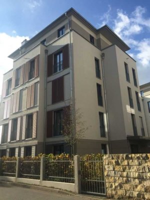 Geschmackvolle, neuwertige 3-Raum-Wohnung mit geh. Innenausstattung mit Balkon und EBK in Dresden
