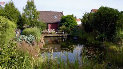 Wohntraum mit eigenem Teich und großem Grundstück