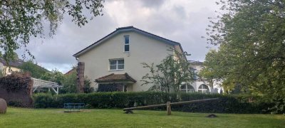 Großzügige Erdgeschosswohnung mit Garten in ruhiger Lage