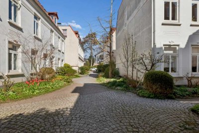 Charmante 3-Zimmer-Altbauwohnung mit eigenem Garten in den Elbvororten
