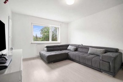 Attraktive und großzügig geschnittene 2-Zimmer-Wohnung mit Balkon und EBK im 3. OG