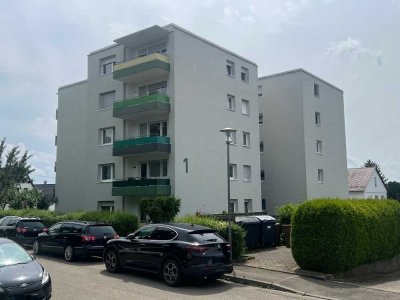 "Helle 3-Zi.-Obergeschosswohnung mit Küche und Balkon in Neckartenzlingen"