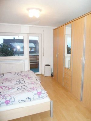 Modernisierte 3-Zimmer-Wohnung mit Balkon und Einbauküche in Schlaitdorf