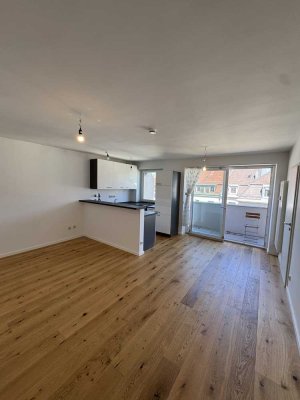 Stilvolle, vollständig renovierte 1,5-Zimmer-Wohnung mit Balkon und EBK in Schwanthalerhöhe