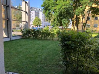 Außergewöhnliche 2-Zimmer Wohnung mit Terrasse,  TG und eigenem kleinen Garten in Fürth Südstadt