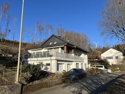 Modernisiertes Zweifamilienhaus im Grünen