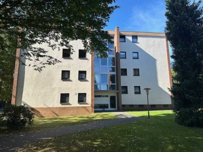 Frisch renovierte 2-Zimmer-Eigentumswohnung mit Balkon und Stellplatz - provisionsfrei von privat