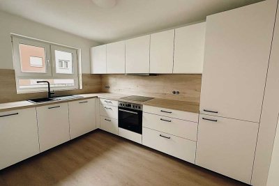 Kernsanierte 3,5-Zi.-Wohnung mit TG-Stellplatz & Terrasse