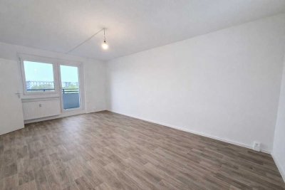 Renovierte 2-Zimmer-Wohnung | 2. Etage | Balkon | Dusche| Aufzug bezugsfertig ab 15.06.2026