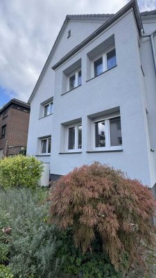 3-Zimmer Wohnung komplett saniert mit Wintergarten