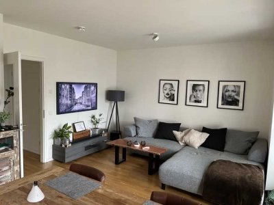 Sonnige 2-Zimmer Wohnung im 2. OG mit Balkon in Hamburg-Winterhude