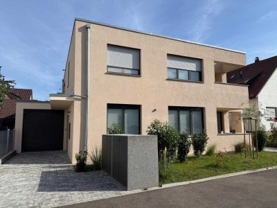 Moderne & Helle 3,5 Zi Energiesparwohnung mit offener EBK und sonnigem Balkon in S-Hofen
