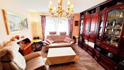 3,5-Zimmer-Eigentumswohnung mit Balkon, Garten, Tiefgarage und kompletter Möblierung – Untere Breite