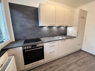 HELLE-NEU-RENOVIERTE-2ZI-STARTERWOHNUNG in Lehen